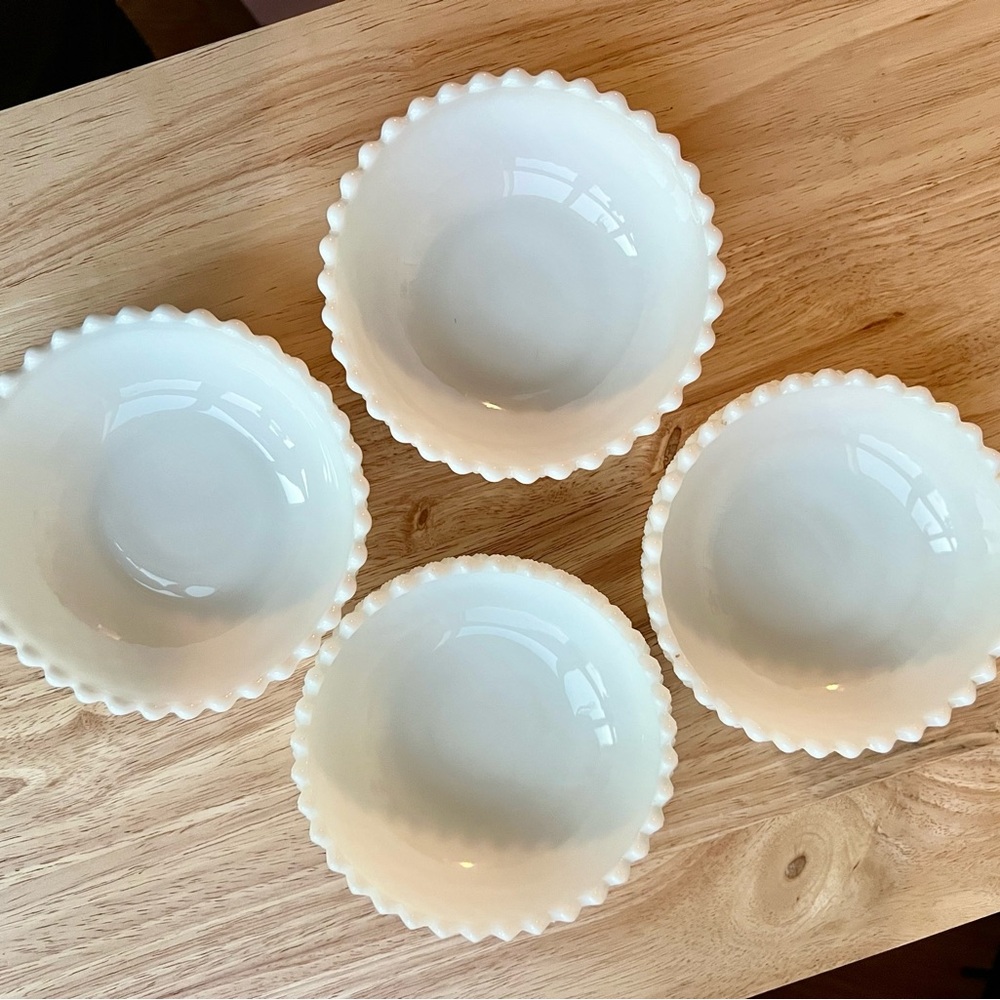 Westmoreland Milk Glass Set of 4 Dessert Bowls Diamond Point w/ Sawtooth Rim